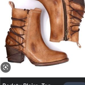 Bedstu Womens “Blaire” size 7 in tan color